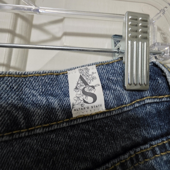 Altar'd State Denim Shorts NWT Size Large - Picture 5 of 10